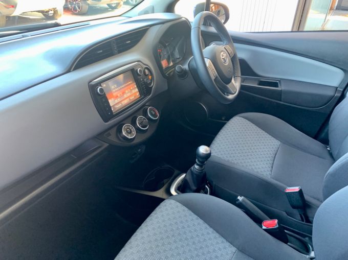 TOYOTA YARIS VVT-I ICON - 5735 - 2