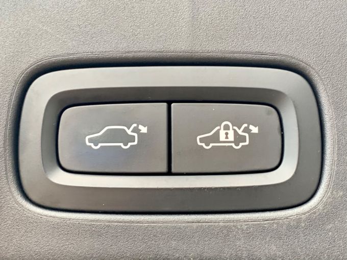 VOLVO V90 D4 CROSS COUNTRY PRO AWD - 5893 - 25