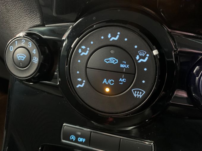 FORD FIESTA ZETEC - 5975 - 16