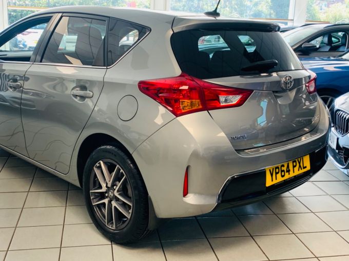 TOYOTA AURIS DUAL VVT-I ICON PLUS - 5828 - 9