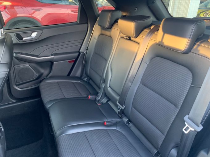 FORD KUGA TITANIUM EDITION - 5925 - 22