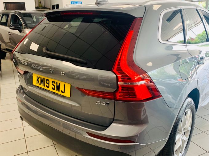 VOLVO XC60 D4 MOMENTUM AWD - 5746 - 6
