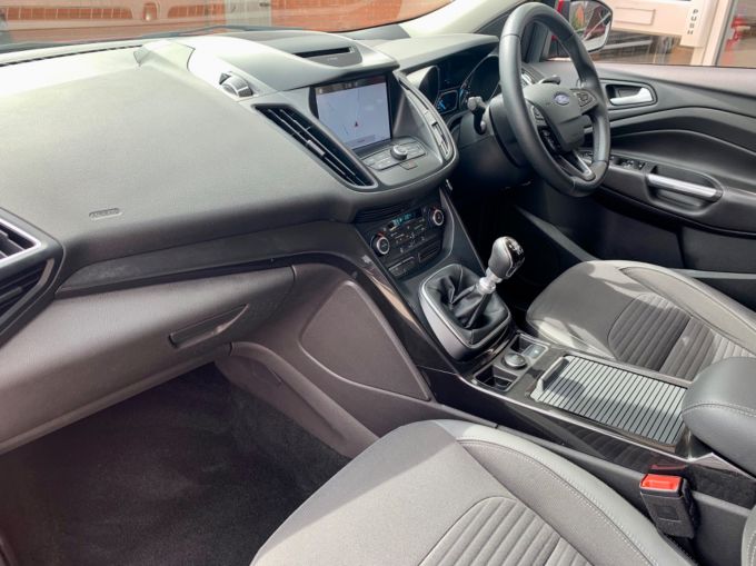 FORD KUGA TITANIUM EDITION - 5057 - 2