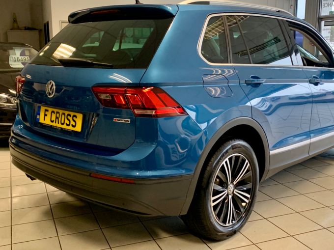 VOLKSWAGEN TIGUAN SE NAVIGATION TDI 4MOTION - 5105 - 6